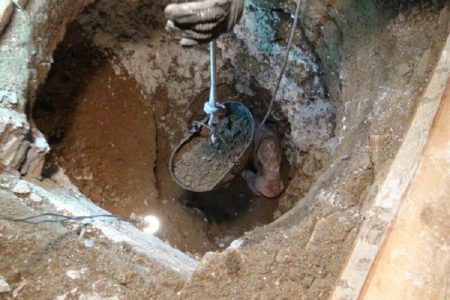 توضیح یک مسوول شهرداری اهواز درباره سقوط کودک هشت ساله در چاه فاضلاب