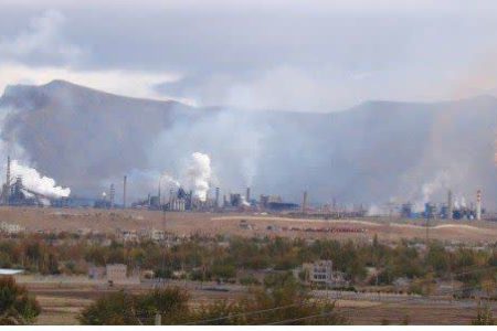 آلایندگی کارخانه پیرذوب آهن اصفهان نفس شهرهای پیرامونش را بریده است