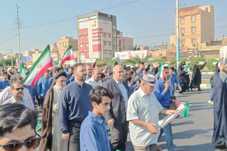 گزارش تصویری/ حضور دکتر حیاتی معاون امنیتی انتظامی استانداری خوزستان در راهپیمایی ۱۳ آبان روز مبارزه با استکبار جهانی